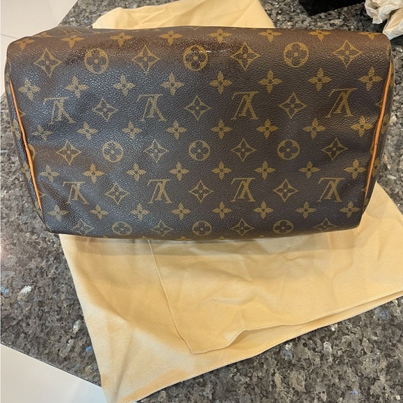 Louis Vuitton Vintage Monogram Canvas Speedy 30 - Picture 9 of 13